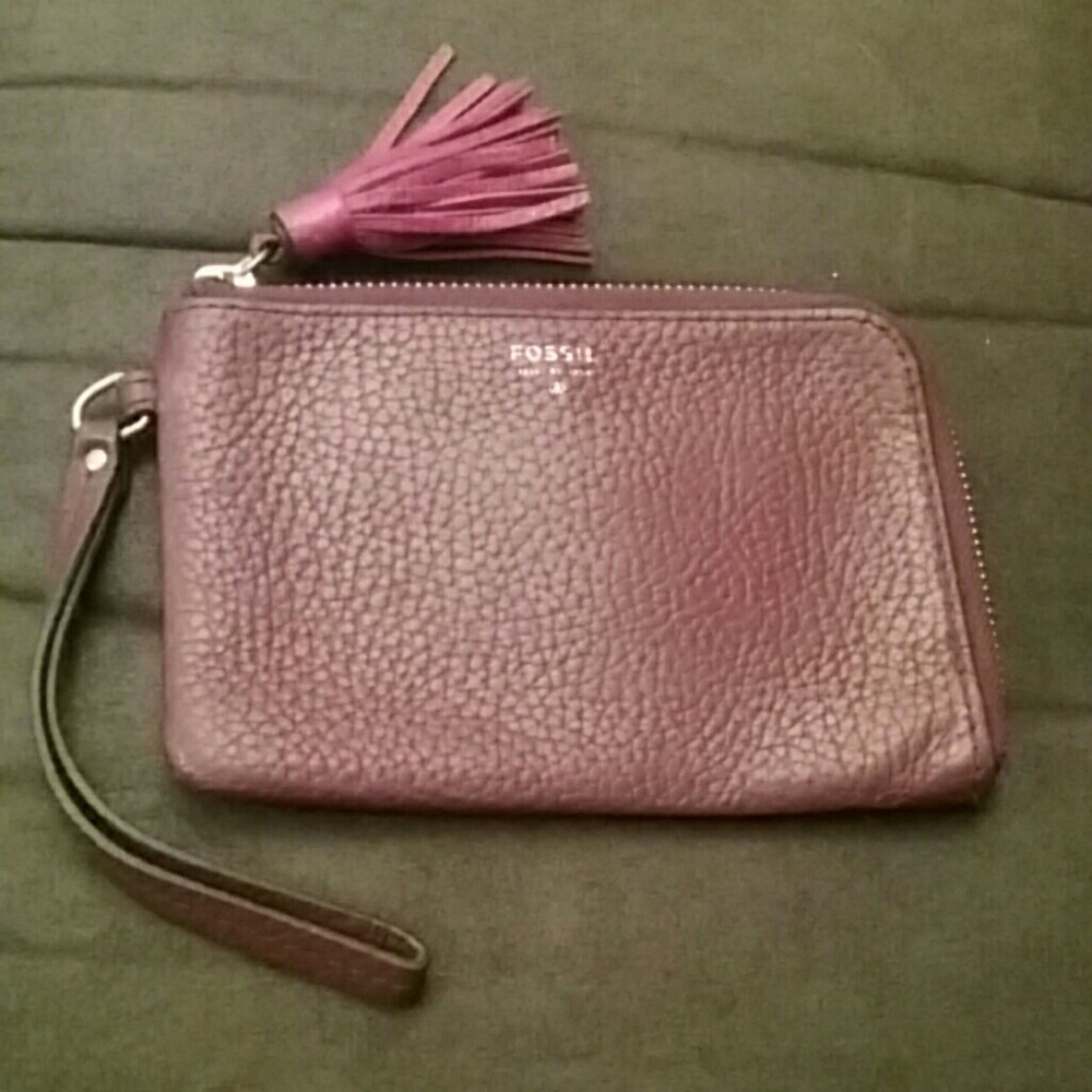 Fossil wristlet